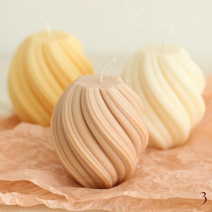 Hygges sculptural pillar candle