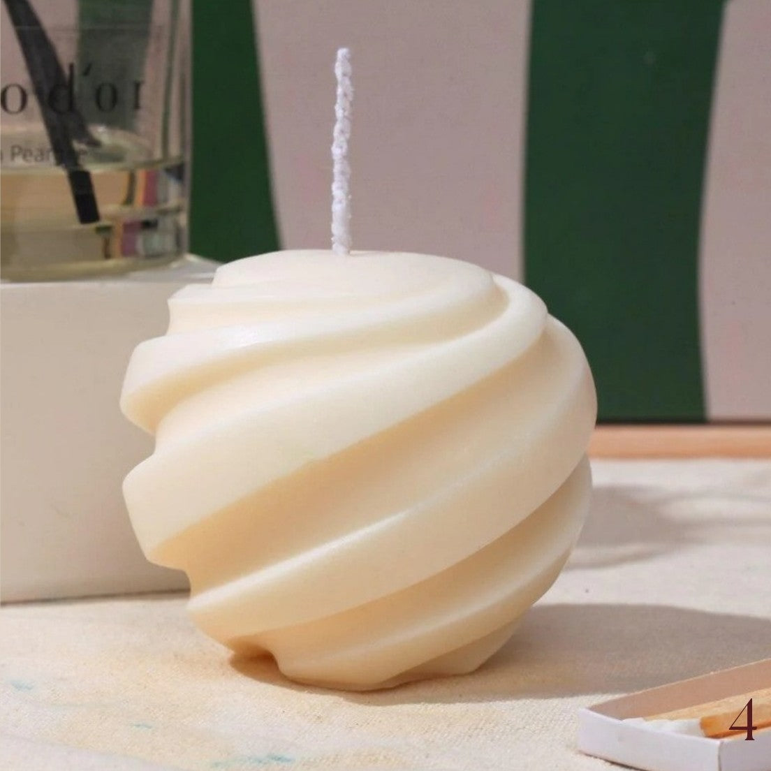 Hygges sculptural pillar candle